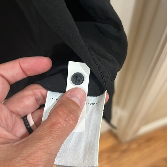 Gap women’s black cap sleeved blouse size XL - Picture 5 of 6